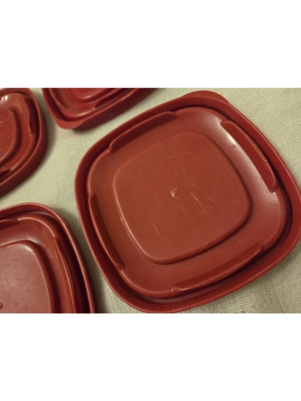 6 Rubbermaid 7J58 Red Easy Find Storage Container REPLACEMENT LIDS ONLY